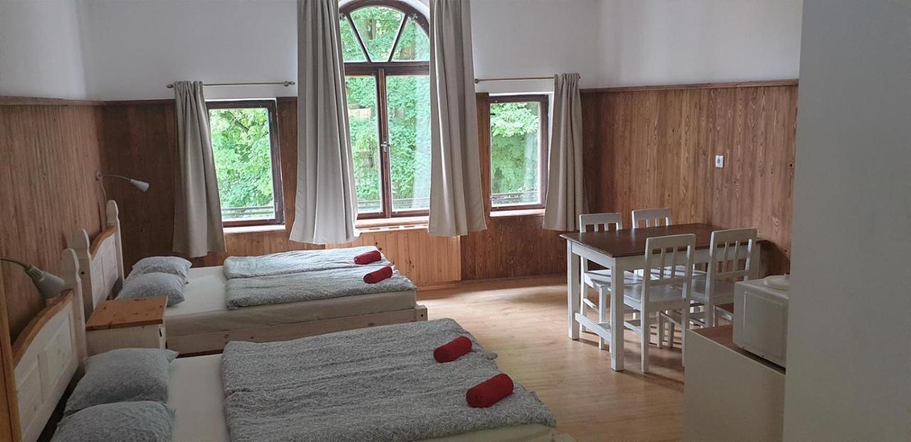 Penzion A Restaurace U Baby Subrovy Hotel Kokorin Exterior foto